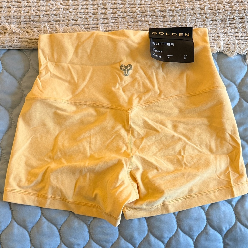 Aritzia Golden Women's Yellow Shorts
